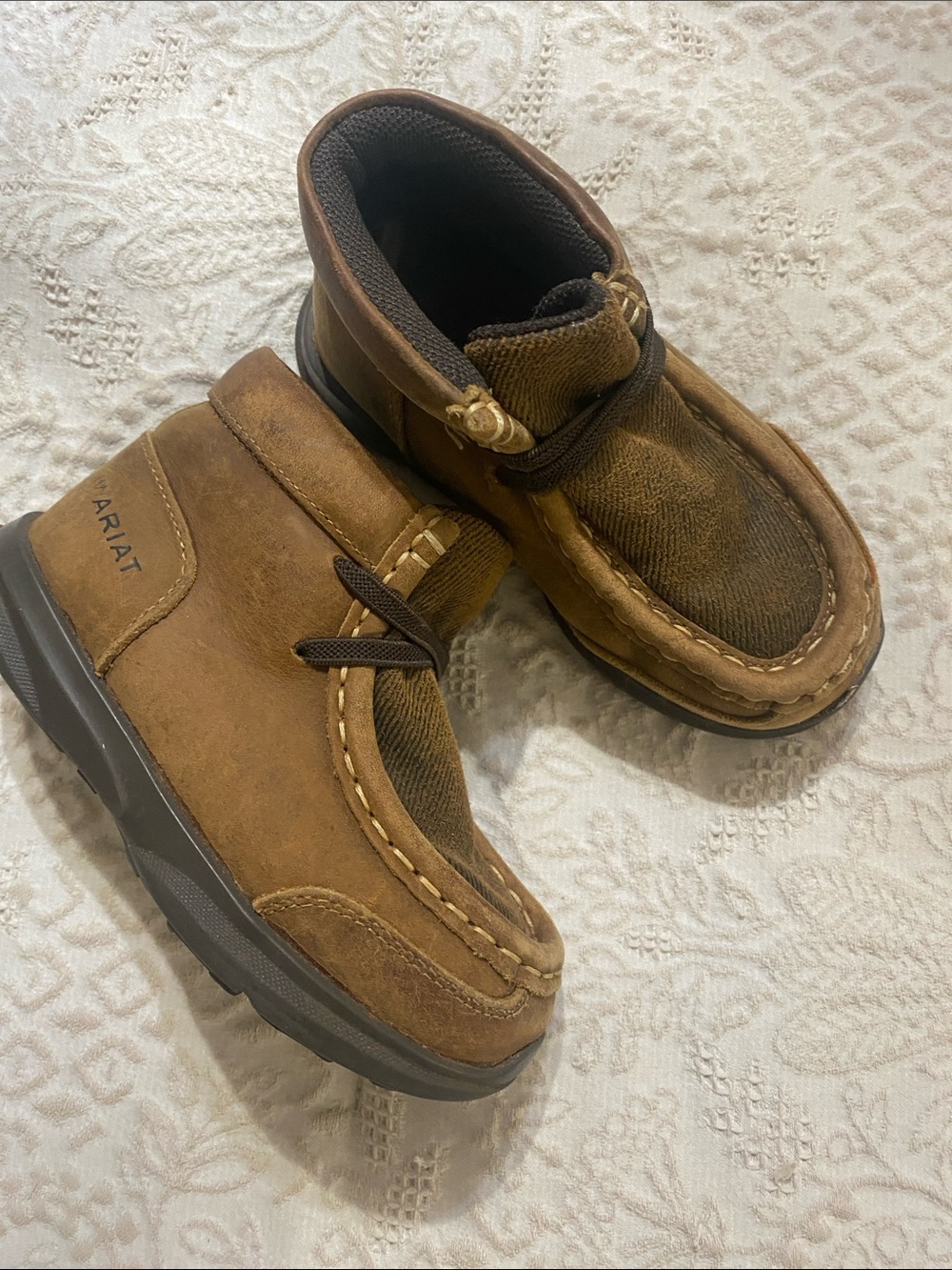 Ariat Kids Brown Suede Moccasin-Style Shoe sz6